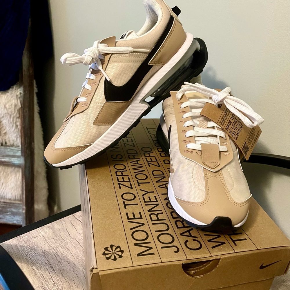 Nike Womens Air Max Pre-Day Oatmeal Sneakers